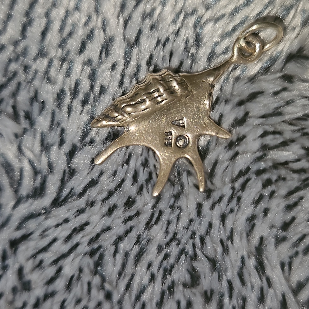 Sterling Conch shell Charm/pendant - Picture 2 of 3